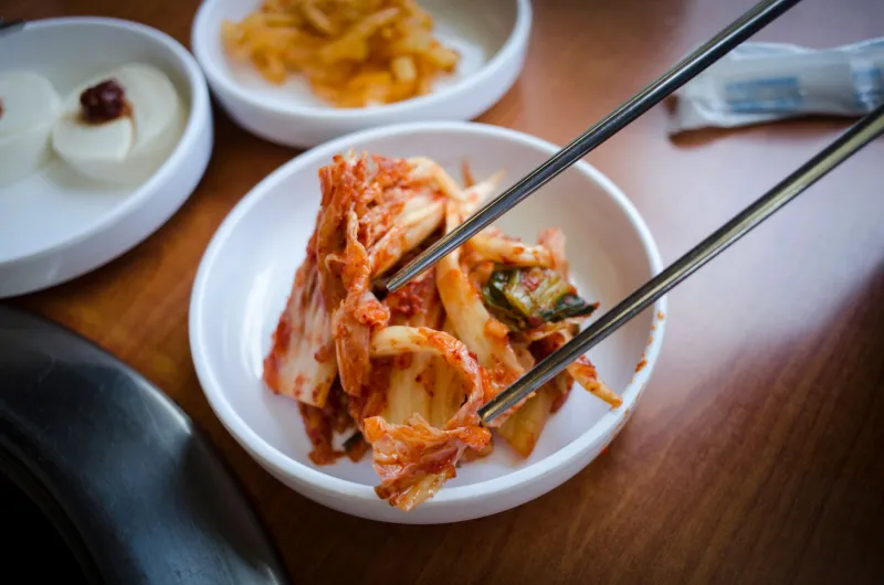 Billions of Bacteria, Uncertain Benefits: What the Science Actually Says About Probiotic Supplements